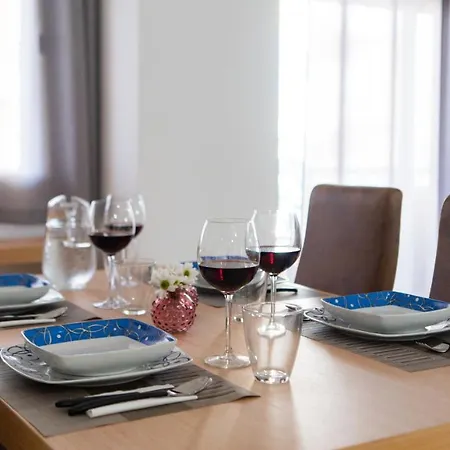 Sur Victoria Apartment